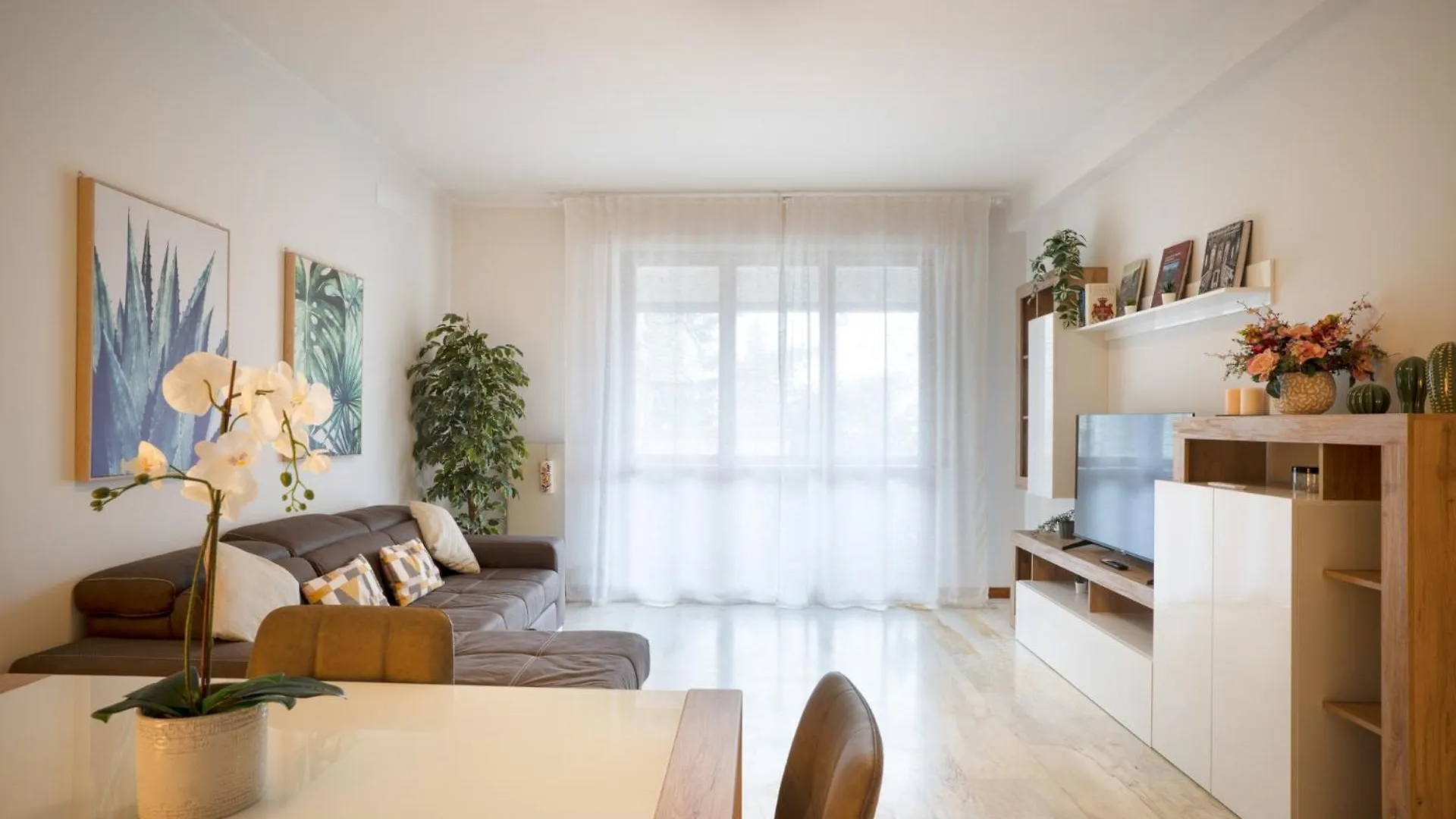 Lecco Isola - Top Apartment Near Viscontea Island 0*,  إيطاليا