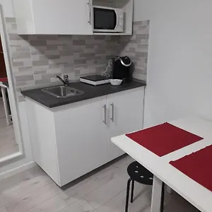 Apartament Your Independent With Parking, Lecco
