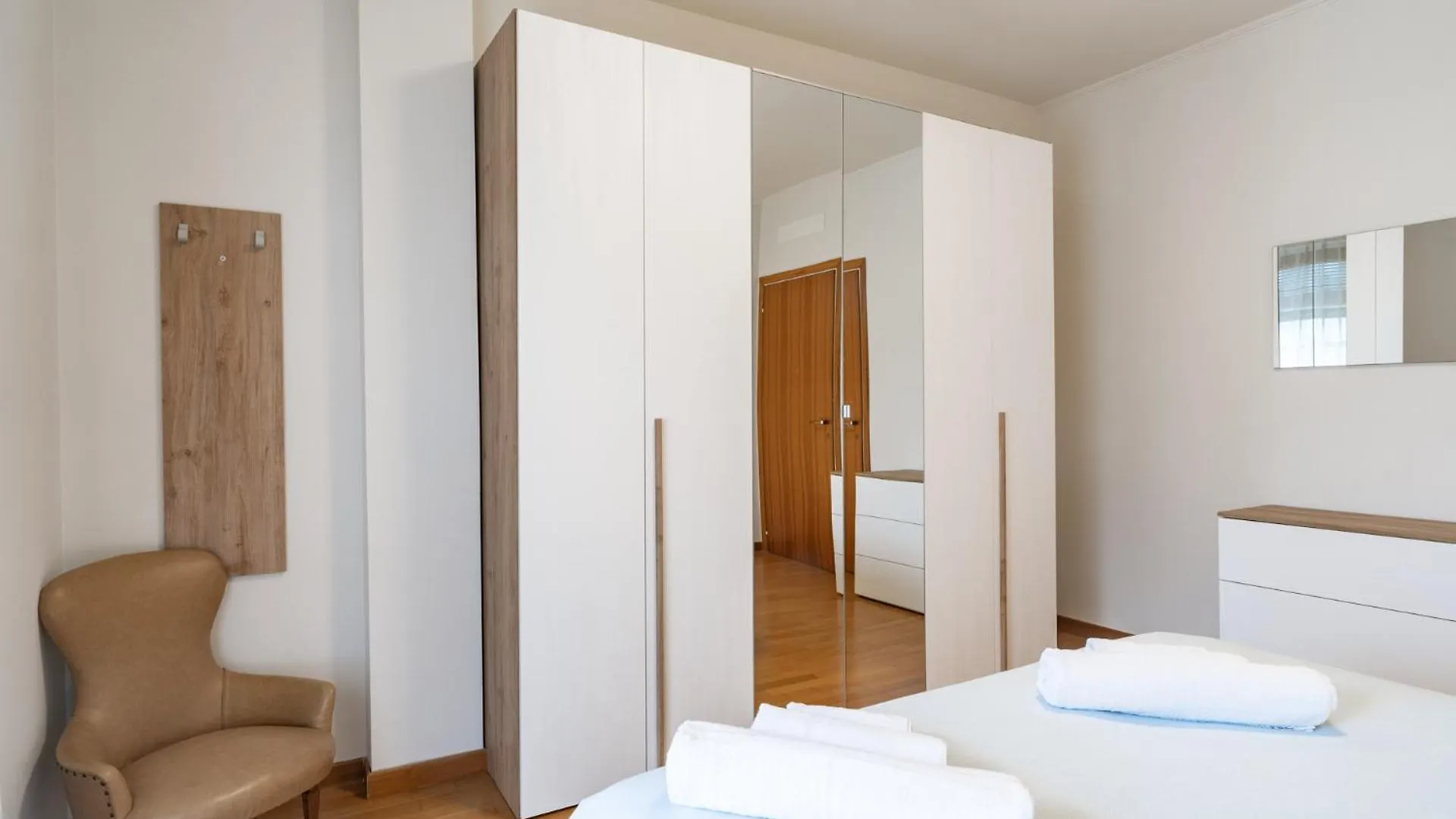 Lecco Isola - Top Apartment Near Viscontea Island 0*,