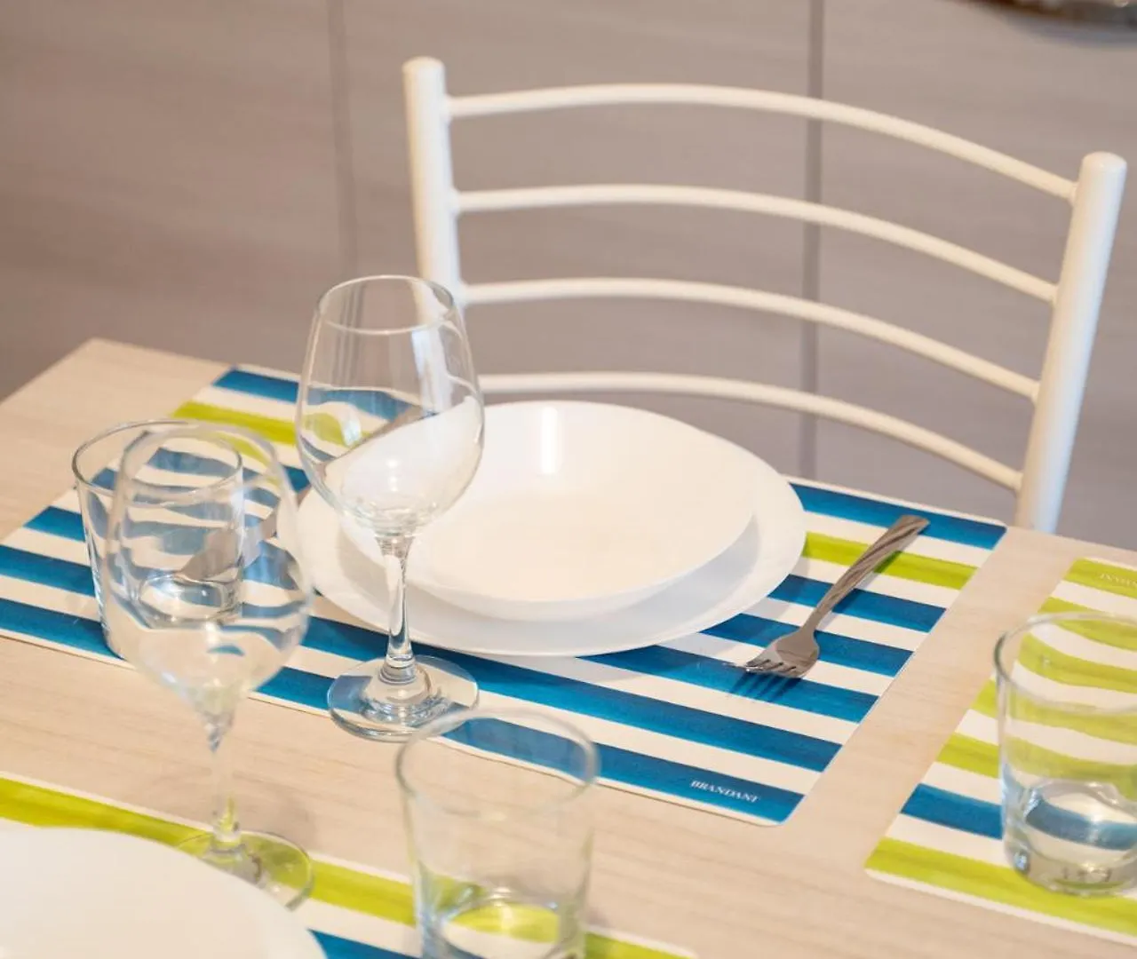 Lecco Isola - Top Apartment Near Viscontea Island